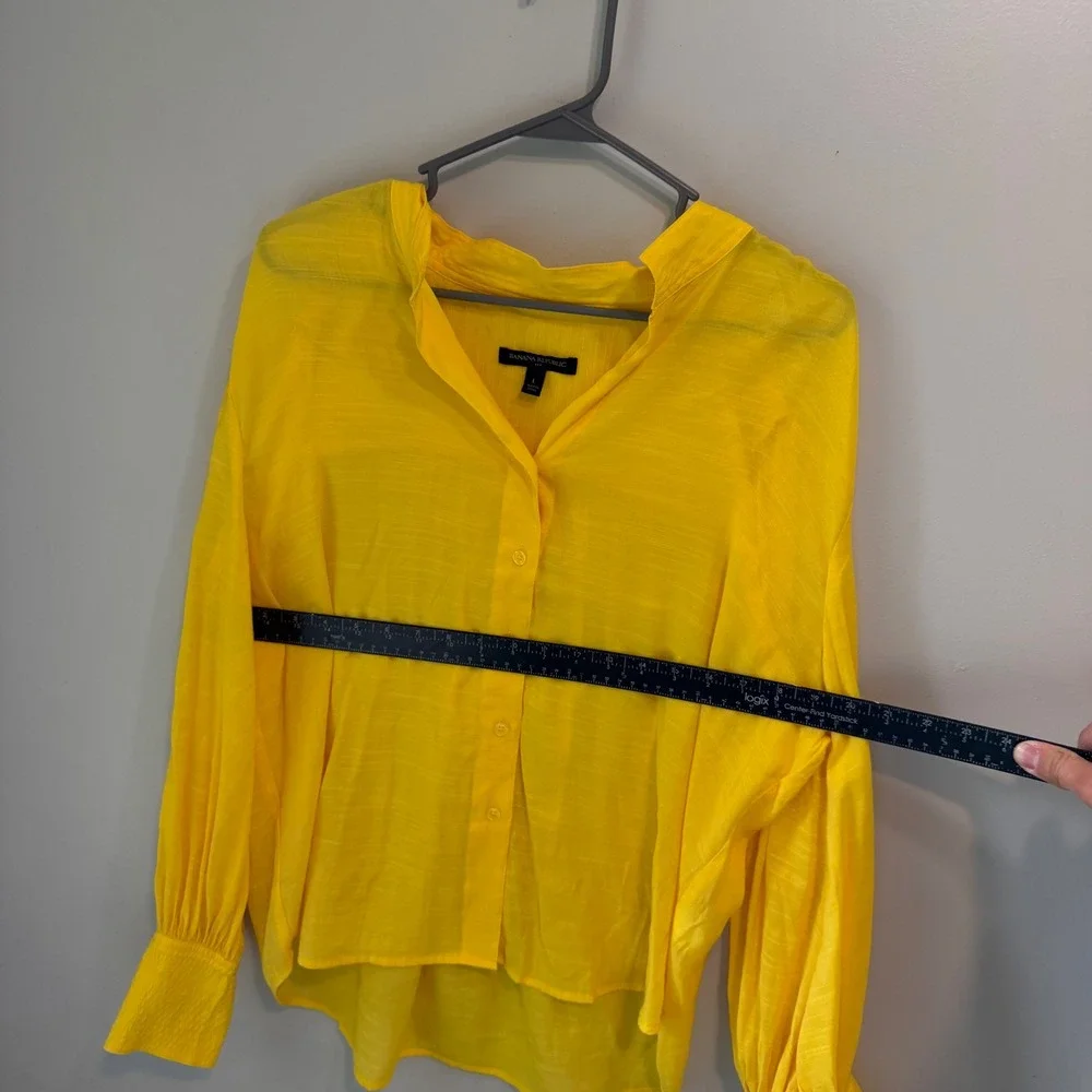 Banana Republic Yellow Textured Button Front Blouse Pleated Sleeve High Low L